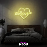 "In Love" Leuchtmotiv aus LED Neon