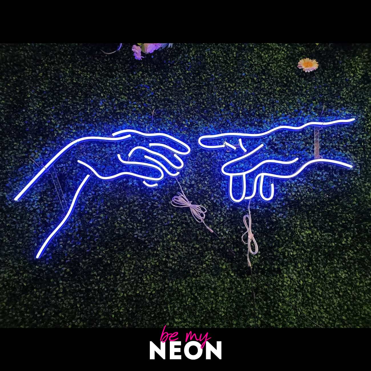 "Hände Gottes" Leuchtmotiv aus LED Neon
