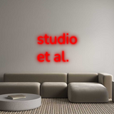Personalisiertes Neonschild: studio
et al.