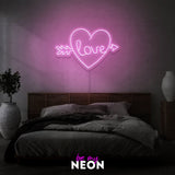 "In Love" Leuchtmotiv aus LED Neon