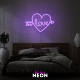 "In Love" Leuchtmotiv aus LED Neon