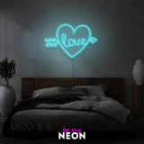 "In Love" Leuchtmotiv aus LED Neon