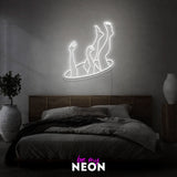 "Falling Into a Hole - Art" Leuchtmotiv aus LED Neon