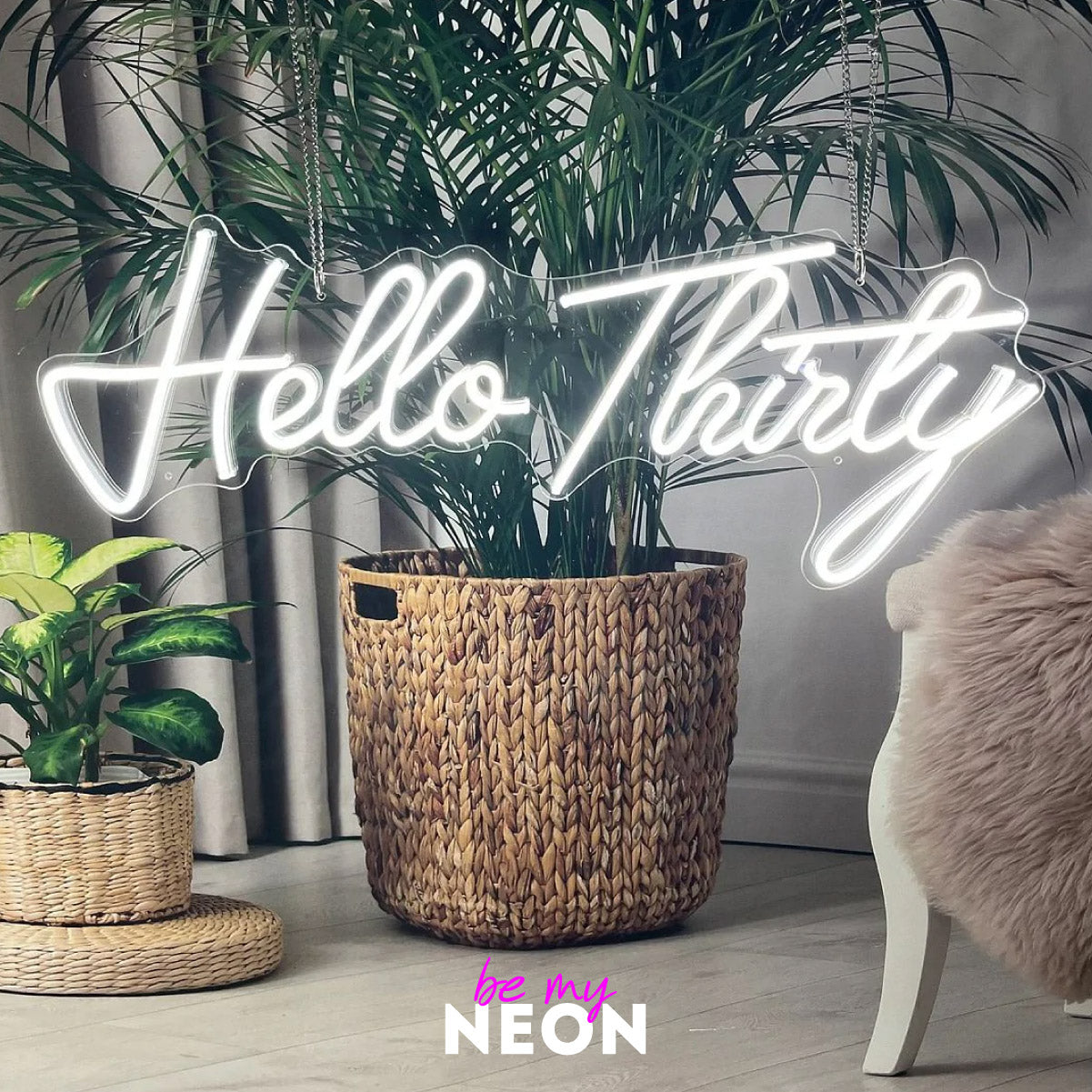 "Hello Thirty" Leuchtmotiv aus LED Neon