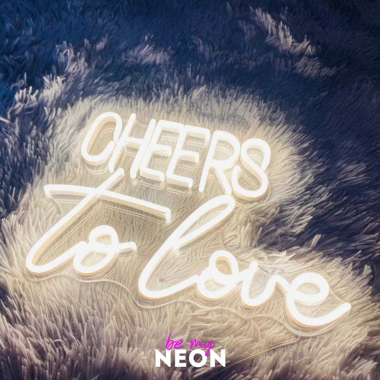 "Cheers to love" LED Neonschild