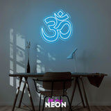 "om" Leuchtmotiv aus LED Neon
