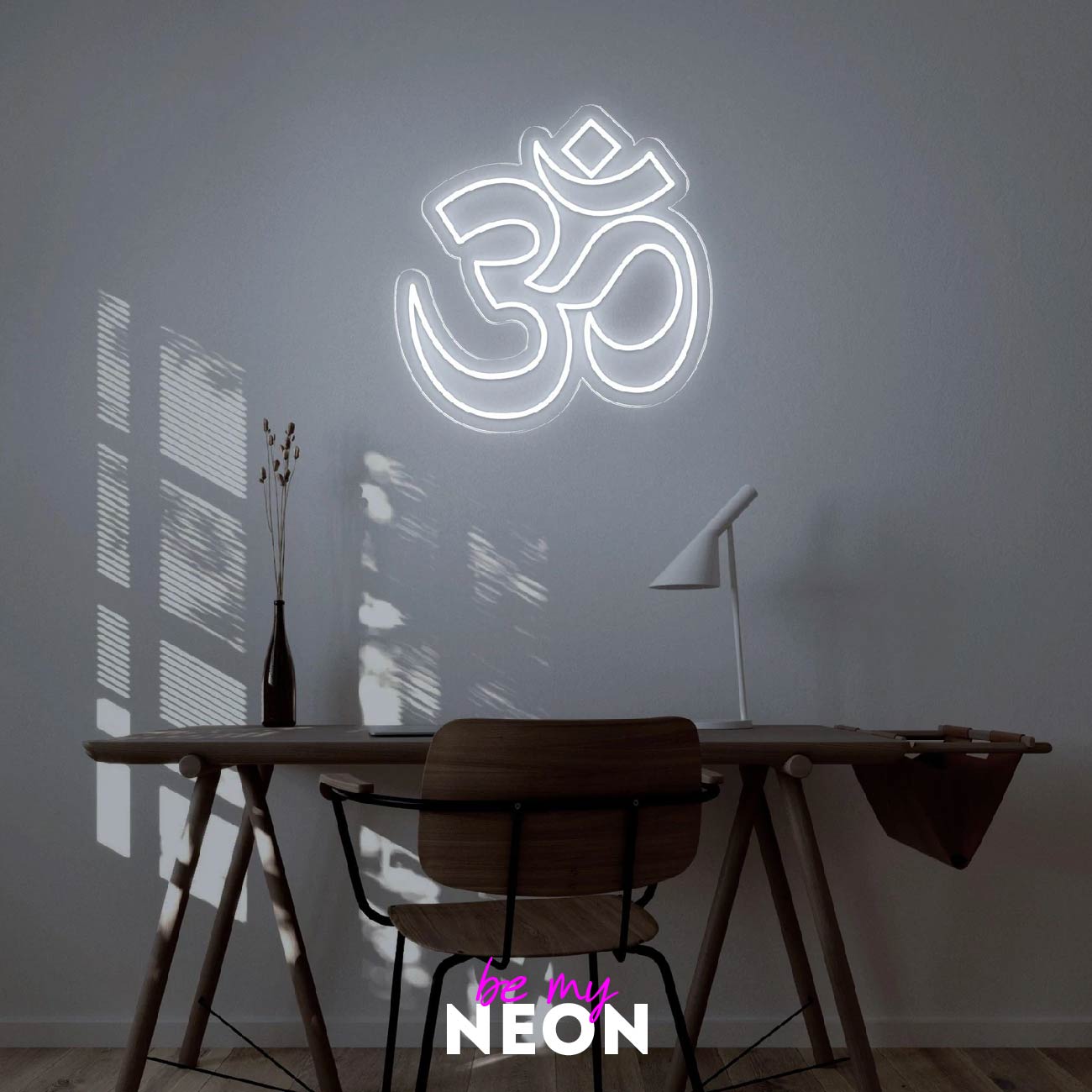 "om" Leuchtmotiv aus LED Neon